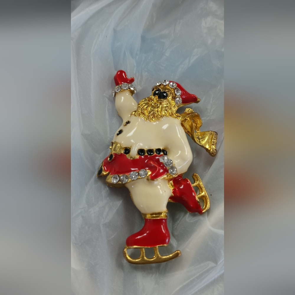 Vintage Santa URNS Pin